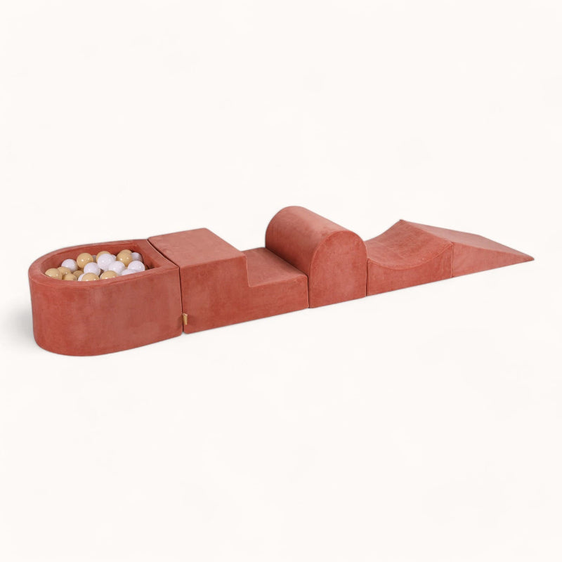 parcours motricité bébé maison en velours terracotta