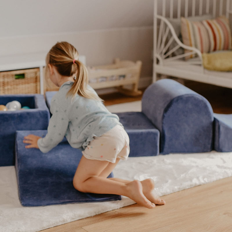 parcours motricité enfant 2 ans en velours bleu