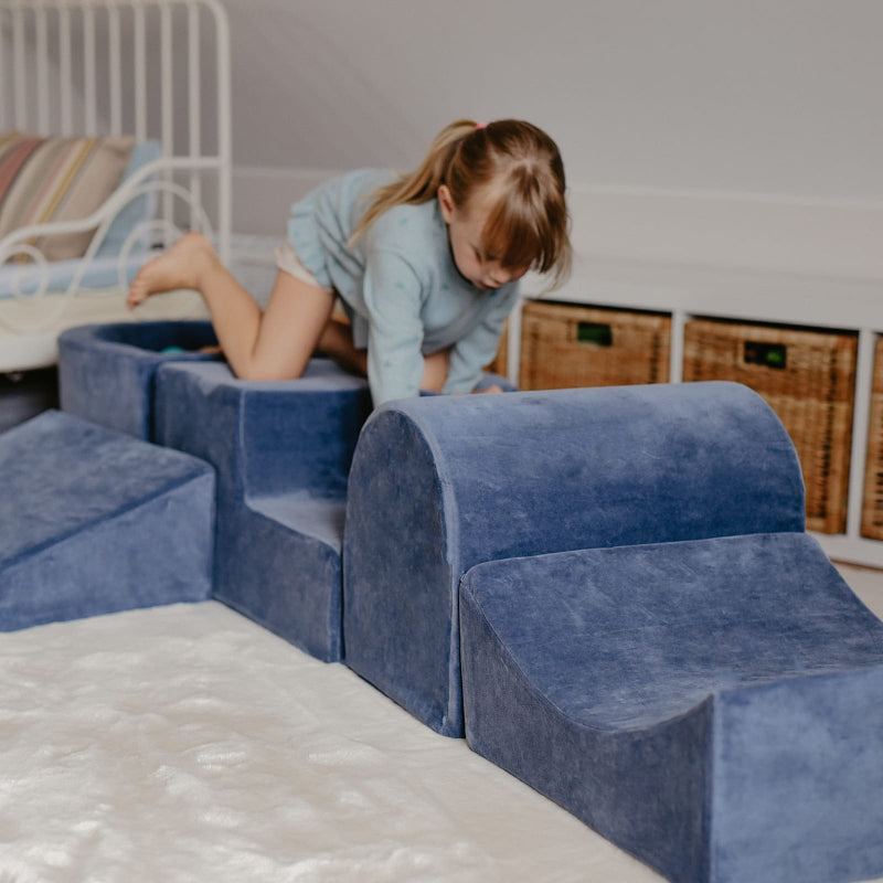parcours motricité enfant 2 ans en velours bleu