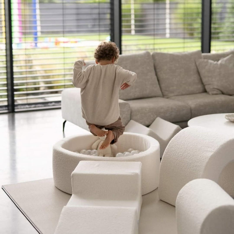 structure de motricité bébé en tissu bouclette blanc