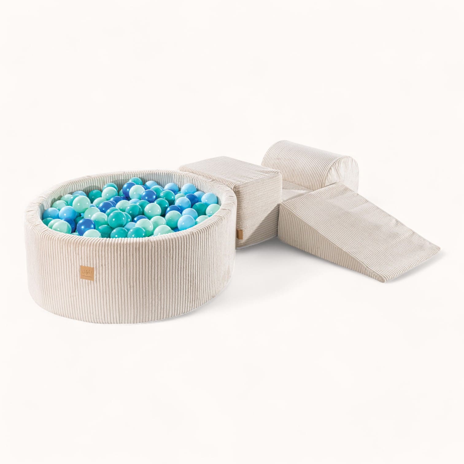 parcours de motricité pour bébé avec piscine a balles en velours côtelé beige